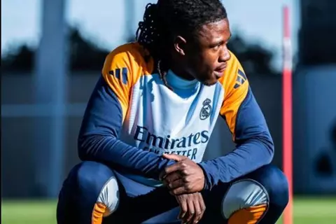  تقارير إسبانية: ريال مدريد يستعيد كامافينجا في نهائي إنتركونتيننتال